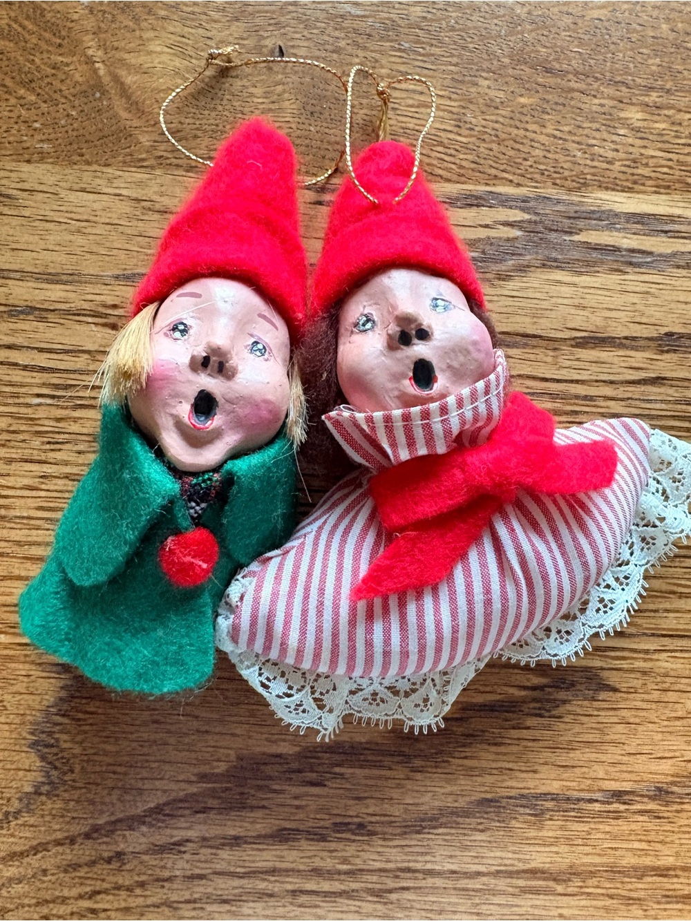 Byer’s Choice set of 2- bust ornaments- gold thread hangers